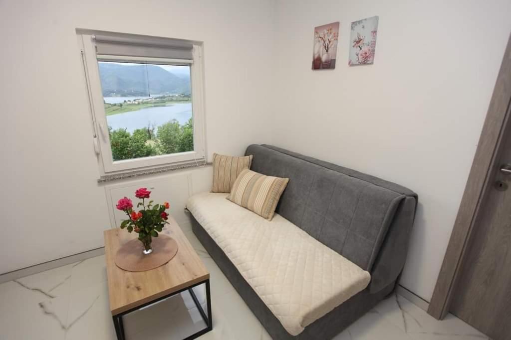 Apartmani Venecia Prozor Kültér fotó