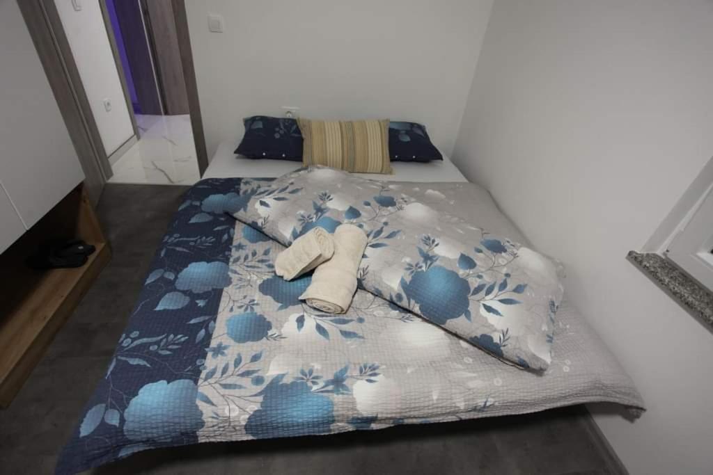 Apartmani Venecia Prozor Kültér fotó
