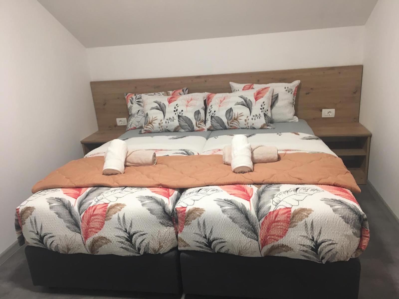 Apartmani Venecia Prozor Kültér fotó