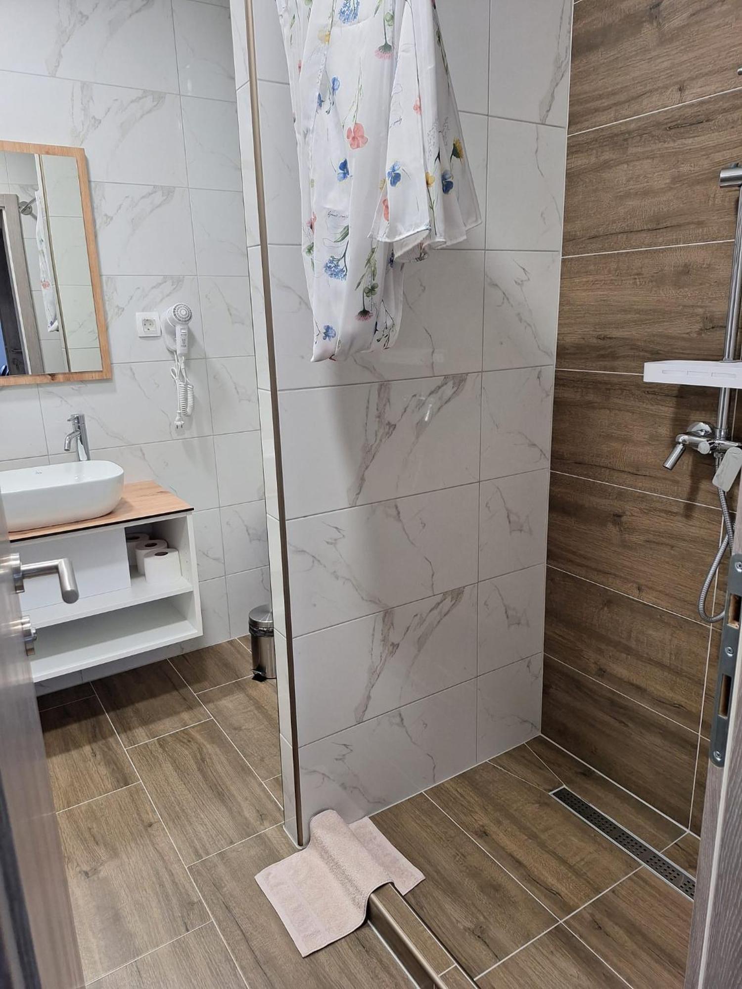 Apartmani Venecia Prozor Kültér fotó